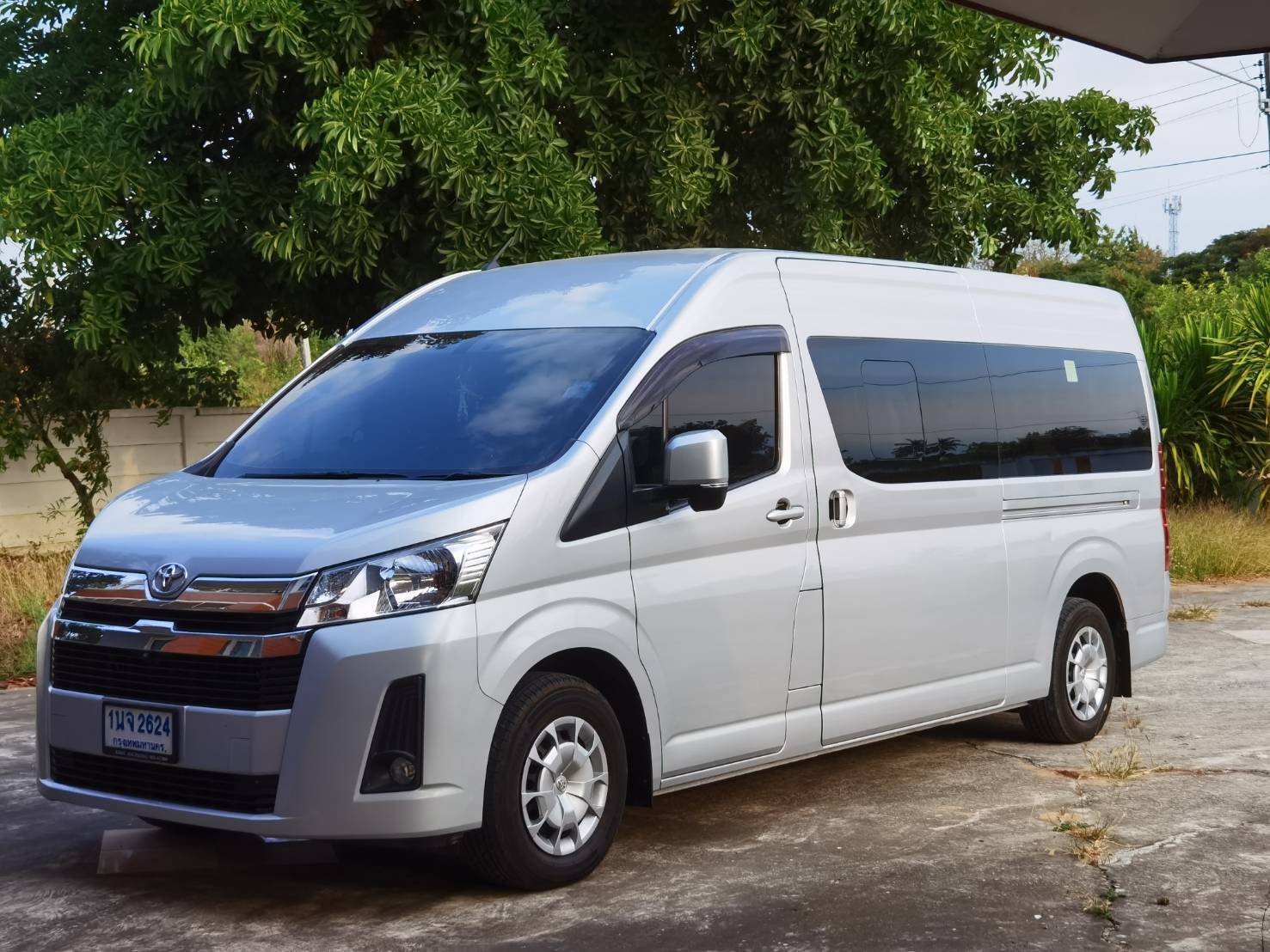 รถตู้สำหรับครอบครัว/กลุ่ม